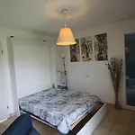 Studio Cosy Avec Piscine Terrasse Jardin Et Velos A Prayssac