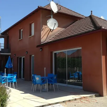 Studio Cosy Avec Piscine Terrasse Jardin Et Velos A Prayssac * Prayssac